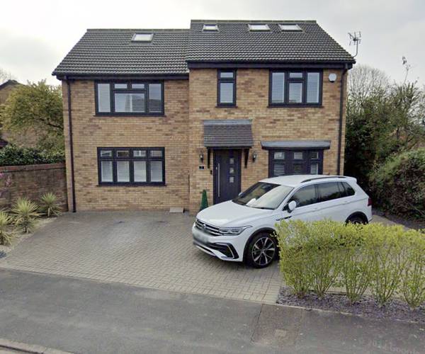 Parking on Mowbray Crescent, TW20