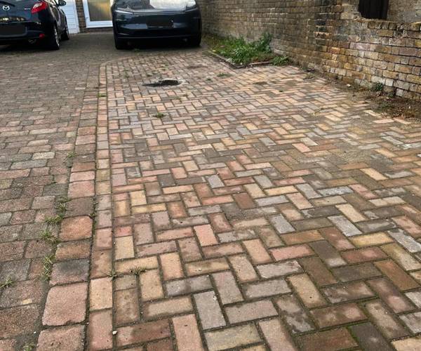 Parking on Warley Hill, CM14