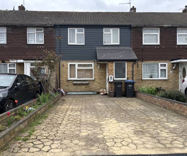 Bridle Close, EN3