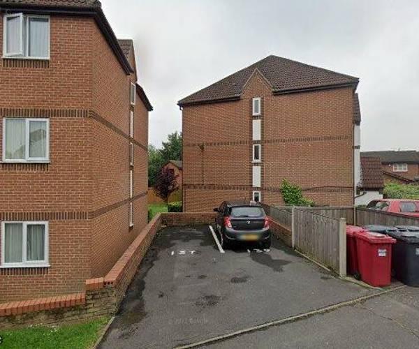 Parking on Littlebrook Avenue, SL2