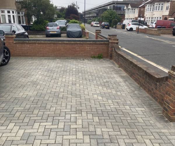 Parking on Firtree Walk, EN1