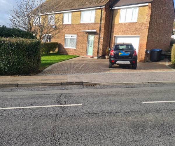 Parking on Melbourne Avenue, CT16
