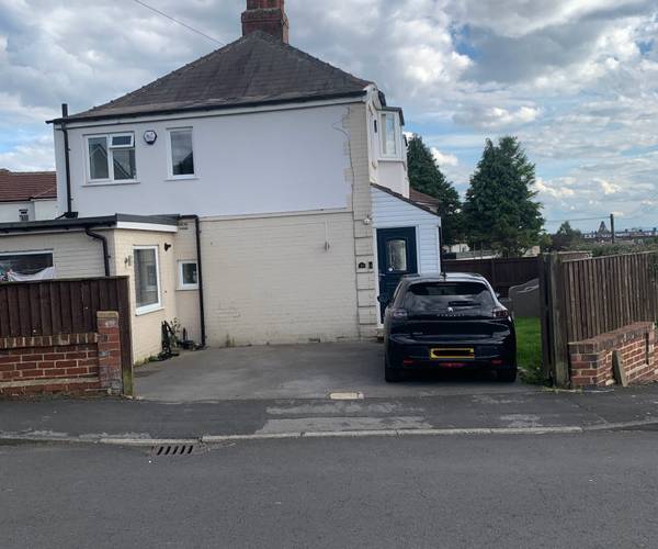 Parking on Haw Lane, LS19