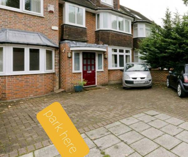 Parking on Mortlake Road, TW9