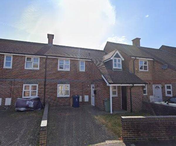 Parking on Falcon Close, OX4