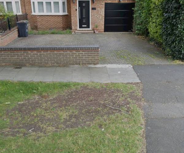 Parking on Mead Way, BR2