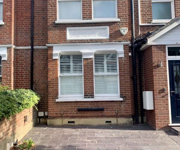 Parking on Chandos Avenue, W5