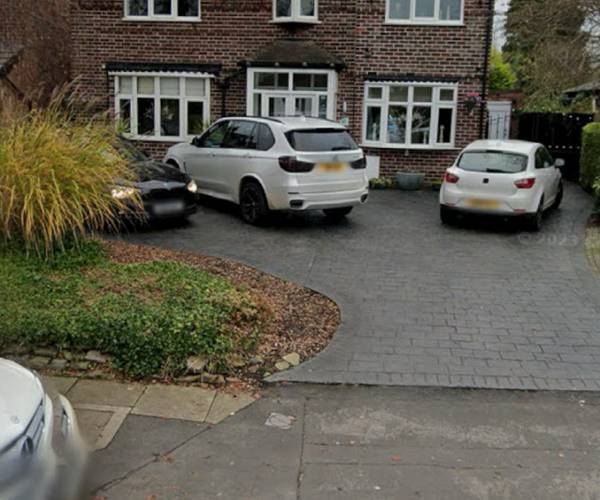 Parking on Ridgeway Road, WA15