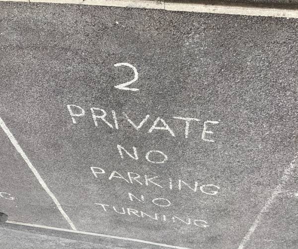 Parking on Avenue Road, DT7