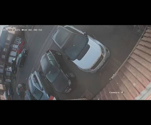 Parking on Mill Burn Way, B9