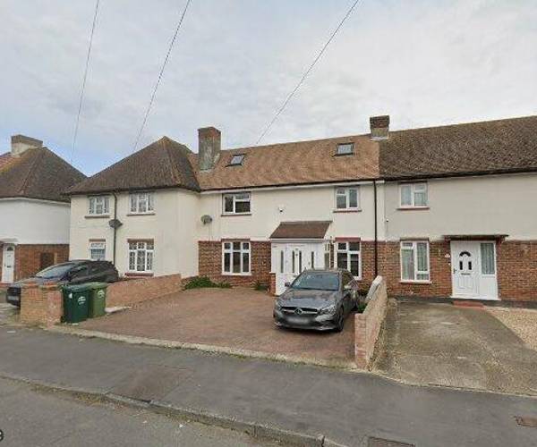 Parking on Viola Avenue, TW19