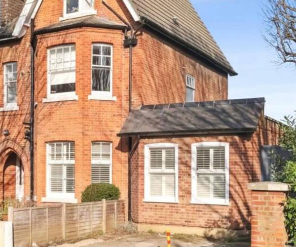 Parking on Strafford Road, TW1
