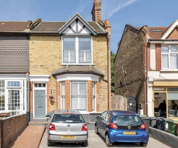 Parking on Church Road, E10