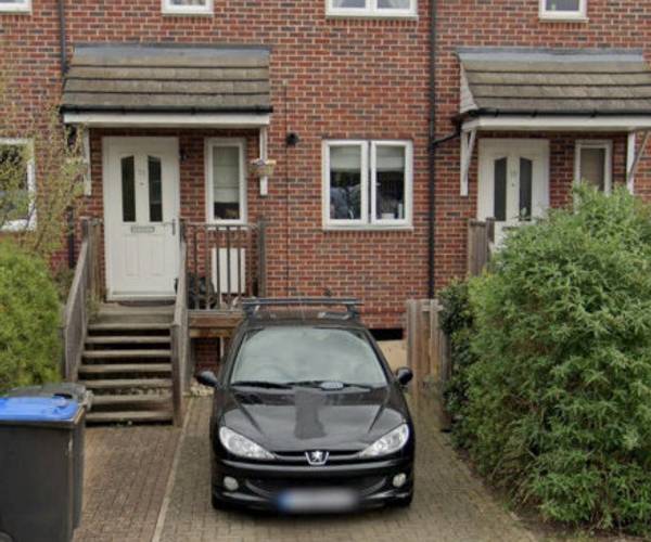 Wapshott Road, TW18