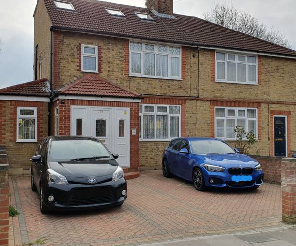 Parking on Haselbury Road, N9