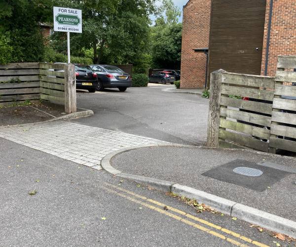 Parking on Bereweeke Road, SO22