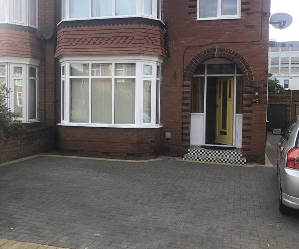 Parking on Plunket Road, DN2