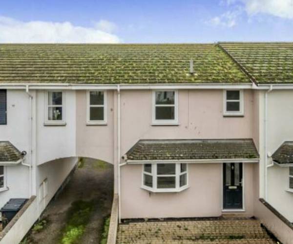 Parking on Cotmaton Road, EX10