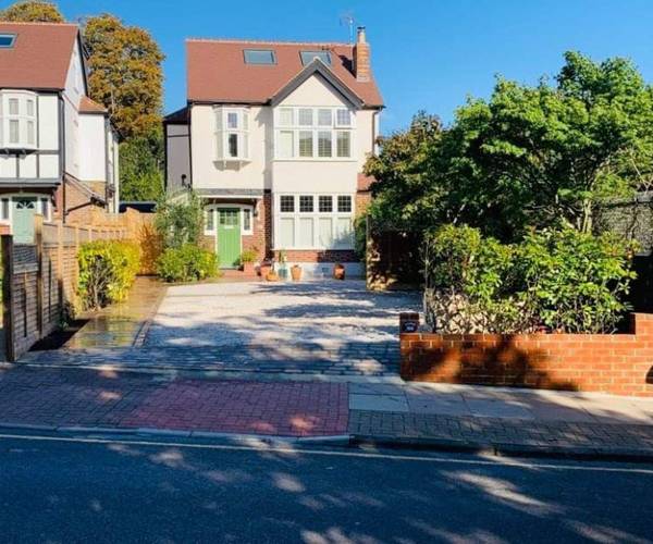Parking on Sutherland Grove, SW18