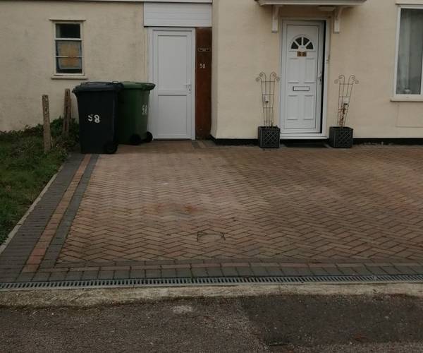 Parking on Fanshawe Road, CB1