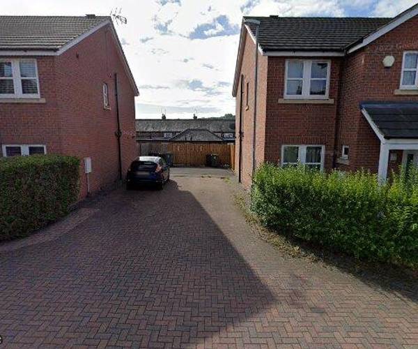 Parking space in Meanwood, Leeds, nr. Headingley