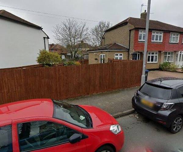 Parking on Barnsbury Crescent, KT5