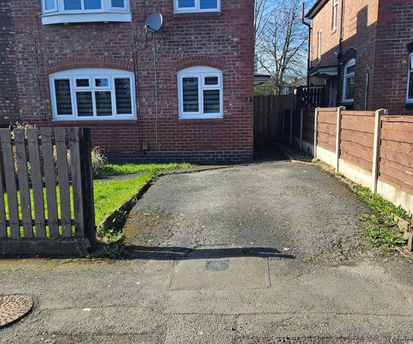 Parking on Kinver Road, M40