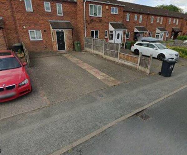 Parking on Cherry Tree Walk, B97