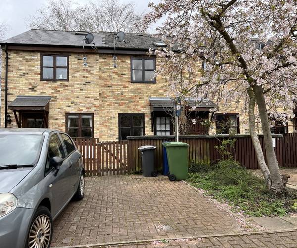 Parking on Kerridge Close, CB1