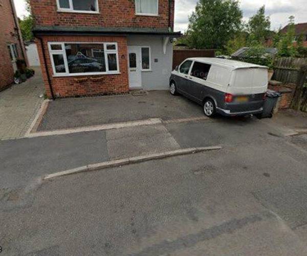 Parking on Olive Grove, DE21