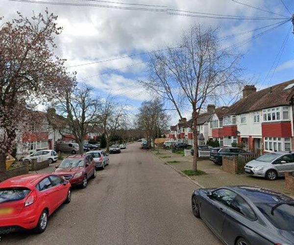 Parking on Eden Park Avenue, BR3
