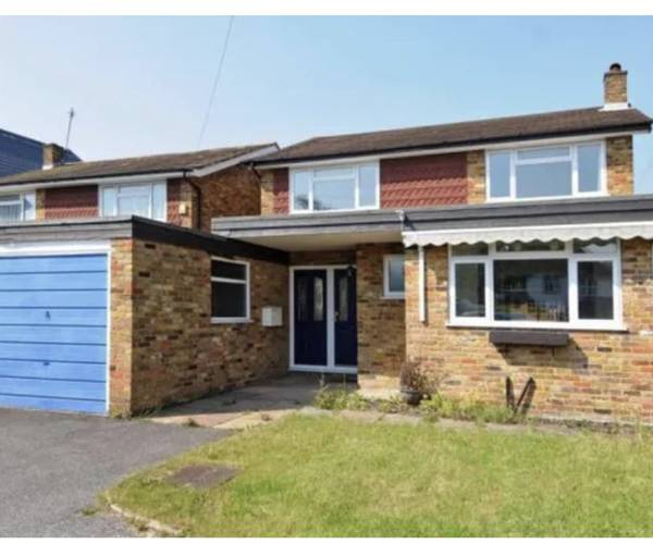 Parking on Kingsend, HA4