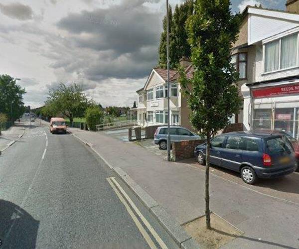 Parking on Reede Road, RM10