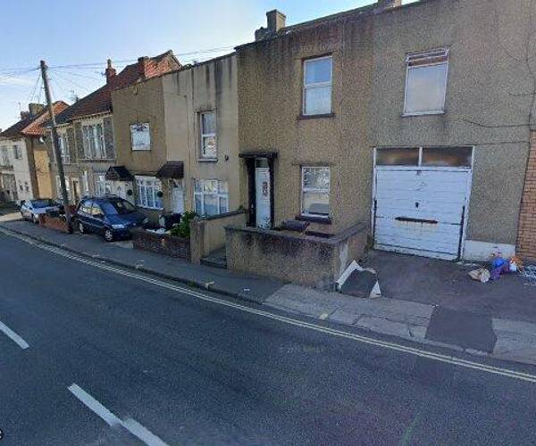 Garage in Nags Head Hill, BS5