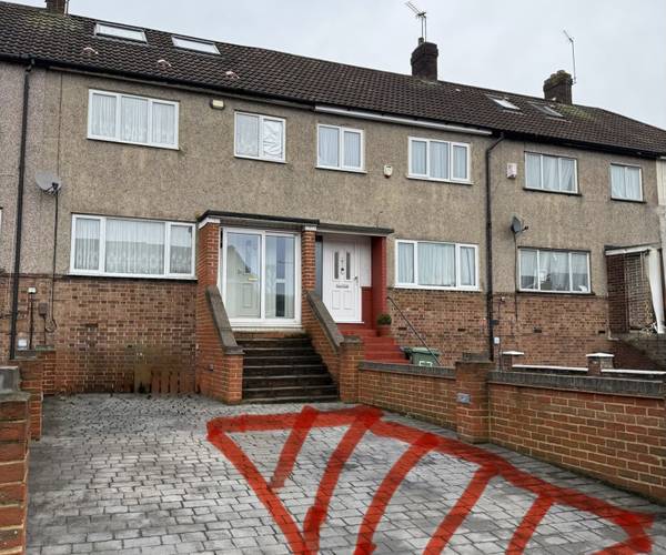 Parking on Rushdene, SE2