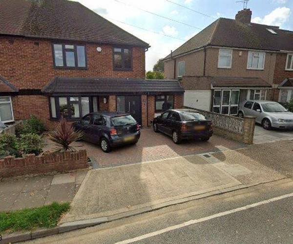 Parking on Edwards Avenue, HA4