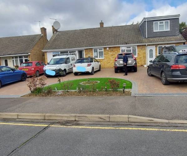 Parking on Garnetts, CM22