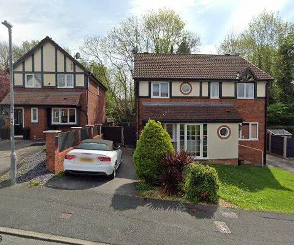 Parking on Foxwood Drive, LL14