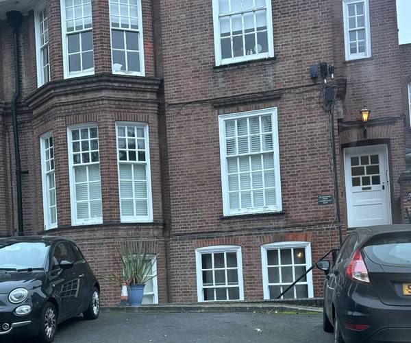Parking on Stoneygate Road, LE2