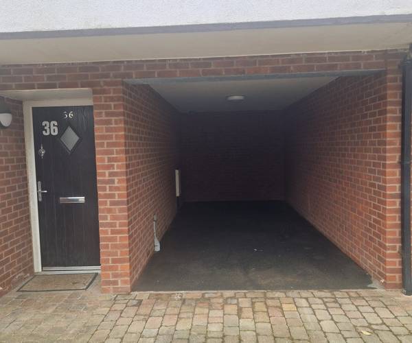 Parking on Perry Place, FY1