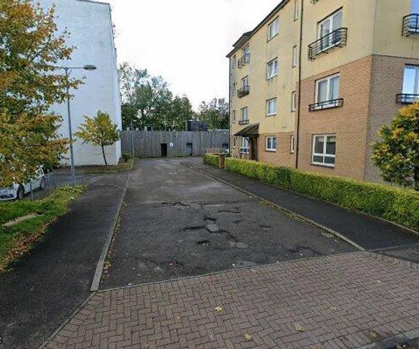 Parking on Sword Street, G31