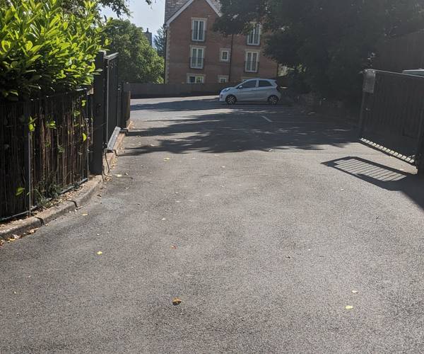 Parking on Portland Road, WR14