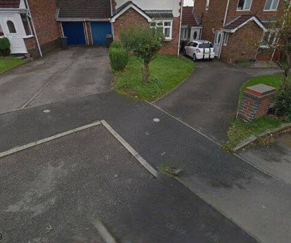 Parking on Browfield Way, OL2