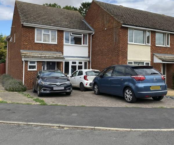 Parking on The Tene, SG7