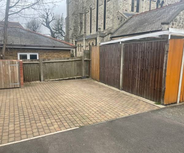 Parking on Samantha Close, E17