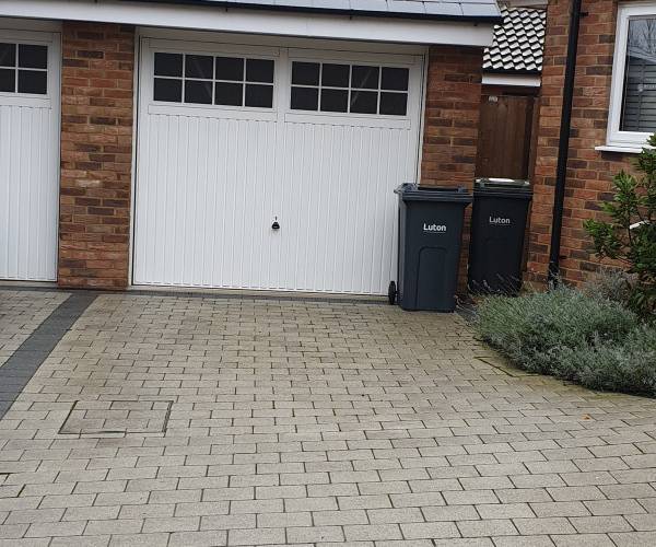 Parking on Cherry Gate Gardens, LU1