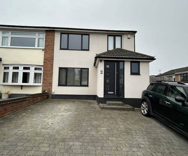 Parking on Berkeley Close, RM11