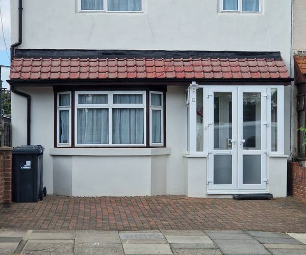 Birkbeck Avenue, UB6
