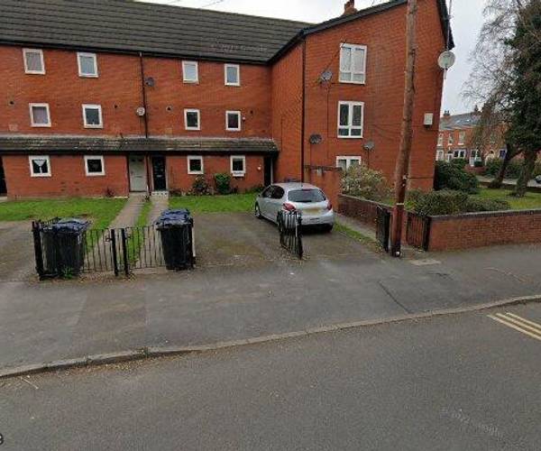 Parking on Trafalgar Road, B13