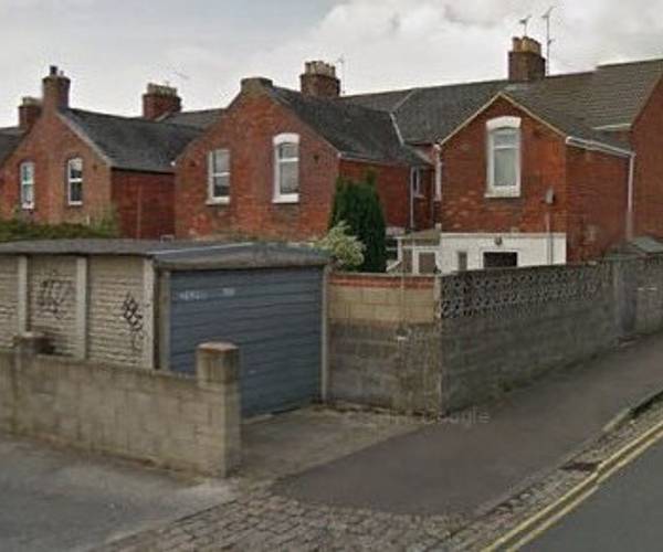 Garage on York Road, SN1